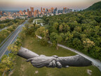 MURAL et la Ville de Montréal dévoilent une immense oeuvre d'art public éphémère de l'artiste SAYPE sur le Mont-Royal