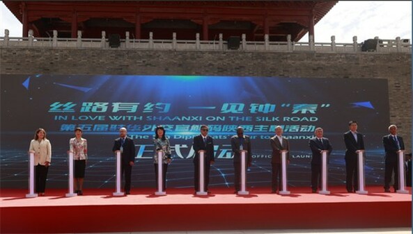 Over 20 Foreign Diplomats from 15 Countries Embark on Journey to Explore Shaanxi Province - Vimarsana News