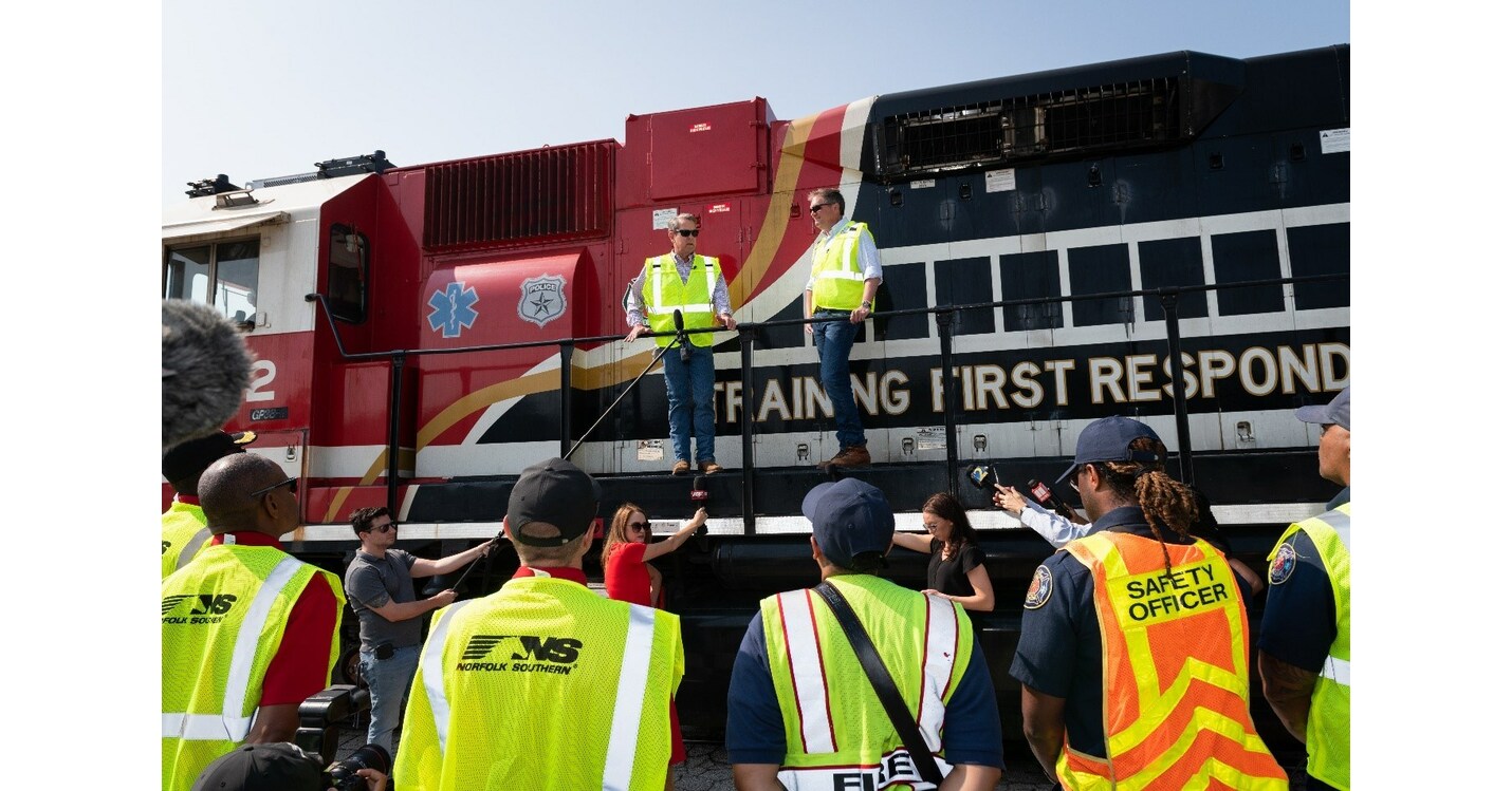 Norfolk Southern, Gov. Kemp promote first responder safety training