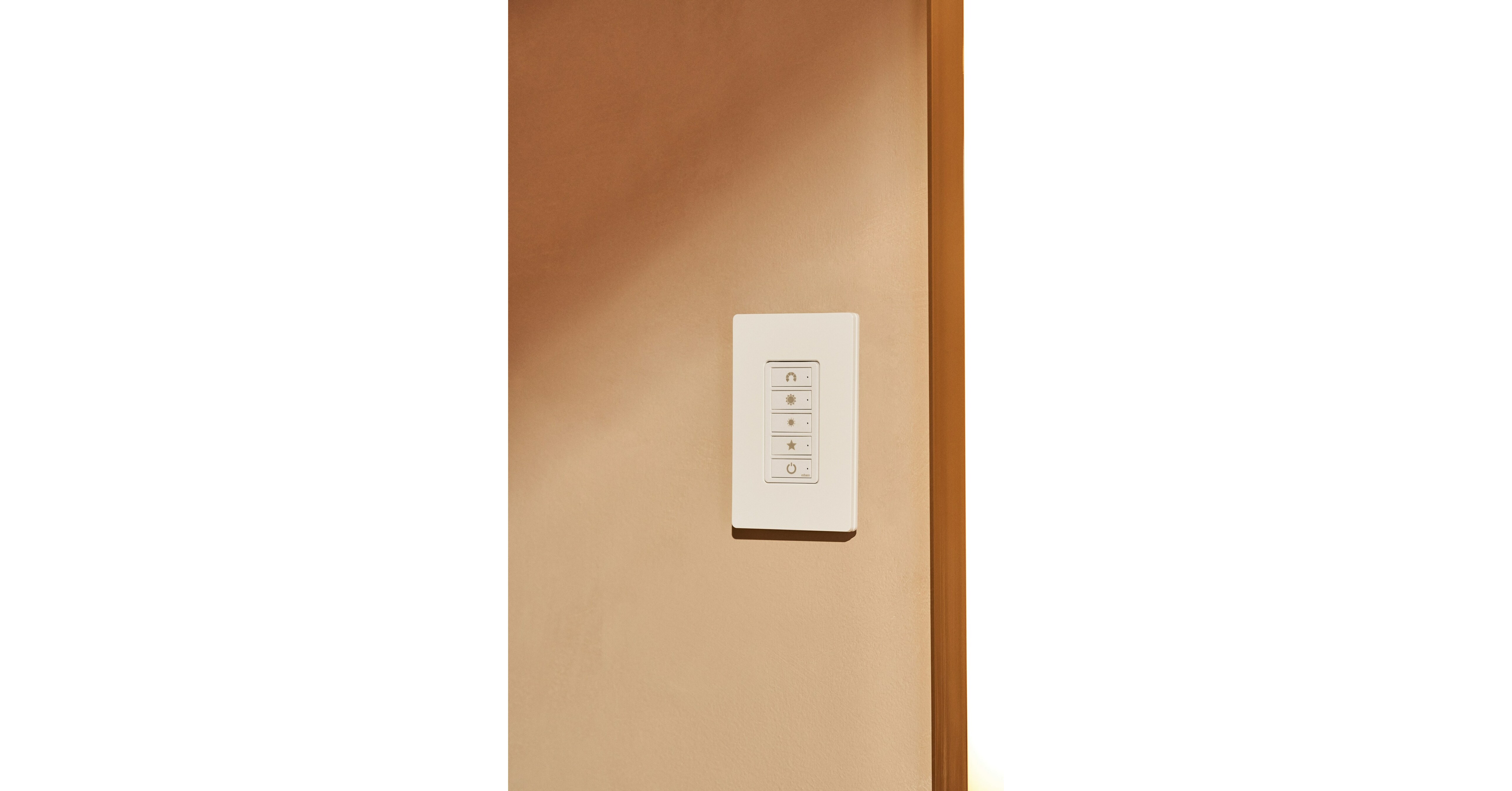 ROBERN® MARRIES SOPHISTICATED FORM WITH CUTTING EDGE TECHNOLOGY WITH