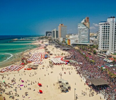 Tel Aviv parade along Mediterranean beach front. (CNW Group/Consulate General of Israel)
