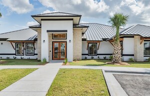 LA SIENNA APARTMENTS HOLDS A RIBBON CUTTING