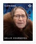 Un nouveau timbre rend hommage à Nellie Cournoyea, première femme autochtone à diriger un gouvernement provincial ou territorial au Canada
