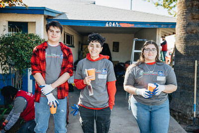 Volunteers at Kickoff to Rebuild in Phoenix.
