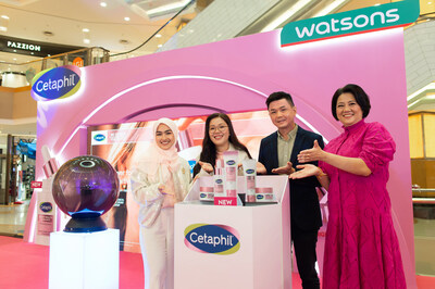 (L-R): Elfira Loy (Celebrity), Jessica Chan (Marketing Manager, Galderma Malaysia), Thoren Tan (Trading Director, Watsons), Goh Woan Ching (Head of Sales Consumer, Galderma Malaysia