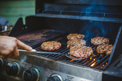 Grilling season is here! Elevate your grill game this summer with 5 veal burgers to diversify your dinner menu.