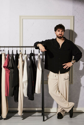 DAVIDE Founder Joseph Davide launches the new Spring/Summer 2023 Collection.
Photo by Andrea Carson (www.andreacarsonphotography.com / @andreacarson)