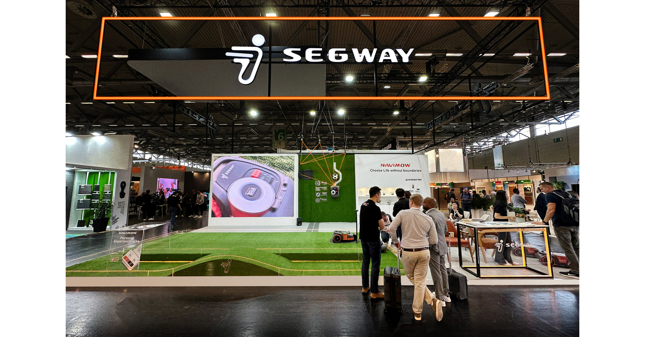 Segway-Ninebot pr&auml;sentiert den Navimow mit Innovation VisionFence auf der spoga+gafa 2023 in K&ouml;ln