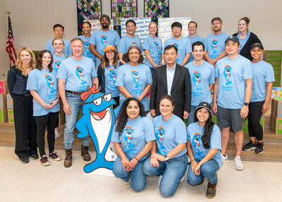 (Credit: Chip McCrea) StarKist® staff and volunteers before distributing food, hygiene essentials and children's books to 400 Dulles Corridor families. StarKist partnered with Feed the Children and Cornerstones for a special event to combat food insecurity in Northern Virginia.