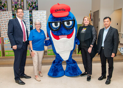 (Credit: Chip McCrea) Left to right: Alex Iams, Executive Vice President, Fairfax County Economic Development; Kerrie Wilson, CEO of Cornerstones; Charlie the Tuna; Julie Laird Davis, Senior Vice President, Strategic Partnerships & Individual Giving, Feed the Children; Chae-Ung Um, President & CEO of StarKist®