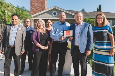 Representatives from the Santa Ana Chamber of Commerce recognized VITAS as a new community partner and welcomed the team to the Santa Ana neighborhood.