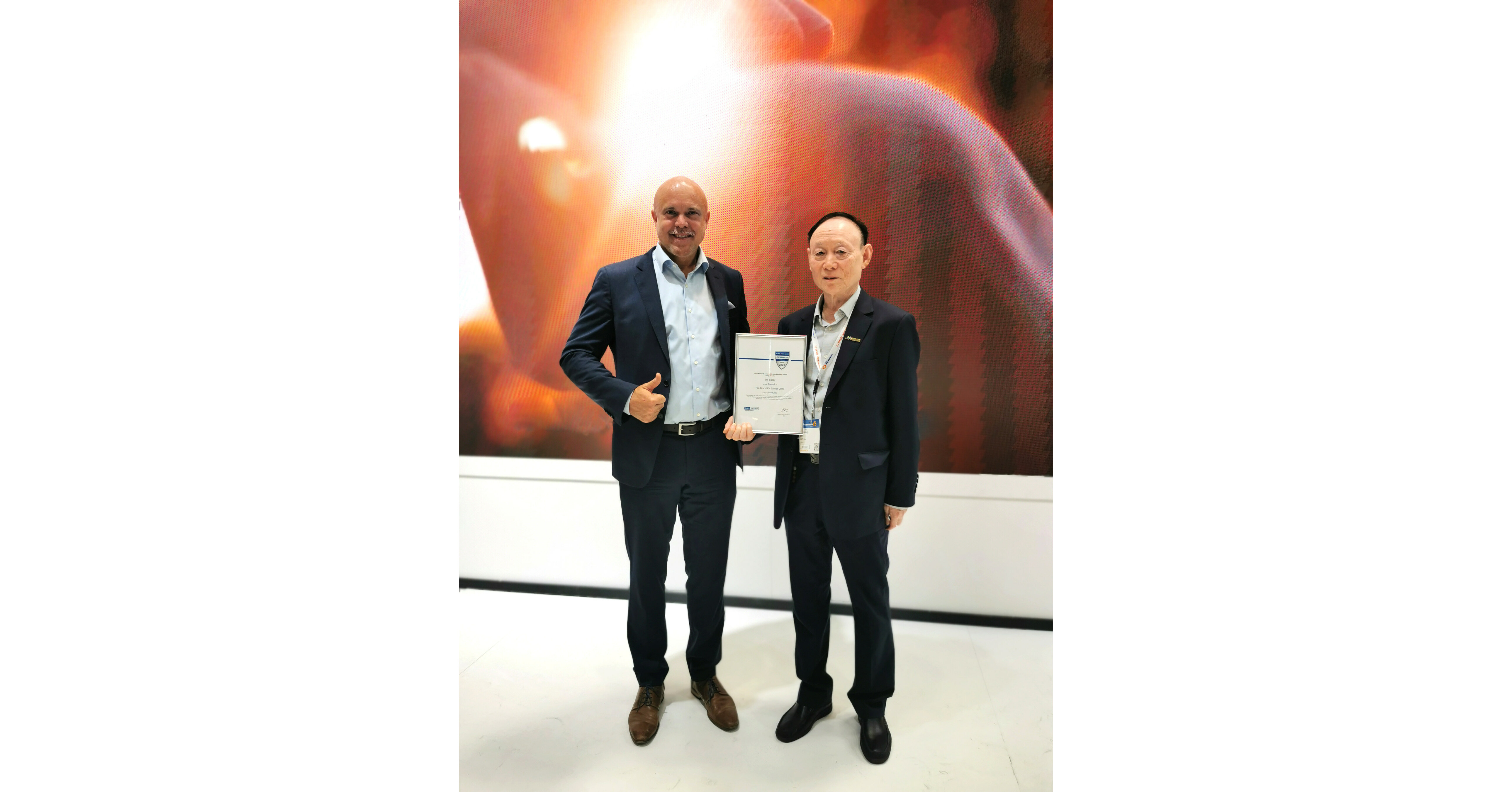 JA Solar z&iacute;sk&aacute;v&aacute; oceněn&iacute; nejlep&scaron;&iacute; značky v oboru fotovoltaiky &bdquo;Top Brand PV Award pro evropsk&yacute; trh od EUPD Research