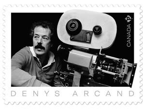 Un nouveau timbre rend hommage au cinéaste canadien Denys Arcand