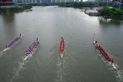 Exciting action on-site at the "Shui Yun Jing Du" Dragon Boat Invitational