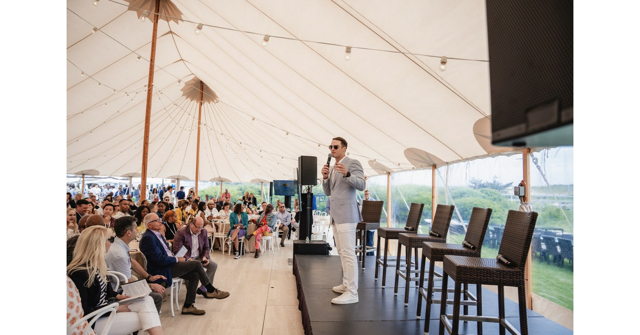 Uncharted Draws Diverse Group of World Class Investors, Entrepreneurs and Business Leaders to Loeb House in Southampton - Vimarsana News
