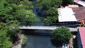 El compromiso social y ambiental de Bladex - Transformando residuos plásticos para reconstruir un puente en Puerto Caimito, Panamá