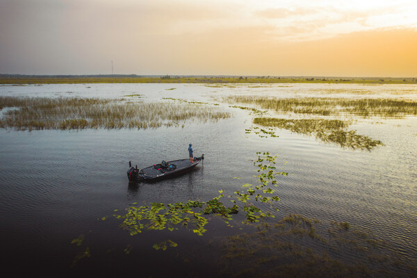 Garmin is now offering expanded system integration with Power-Pole®, via a free software update, to offer anglers a remarkably advanced and more automated boat control experience when fishing in shallow water.