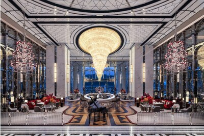 Raffles Lounge & Terrace, set inside an iconic jewellery box like structure is a modern interpretation of old grandeur, with a beautiful champagne, caviar and oyster bar set beneath another enormous jaw-dropping chandelier.