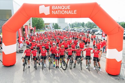 Prs de 400 employs et bnvoles de la Banque Nationale participent  la 11e dition du Grand Tour BN. (Groupe CNW/Banque Nationale du Canada)