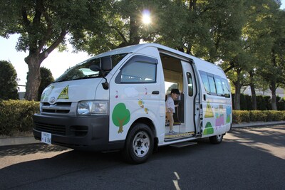 Image of the project demonstration: photograph differs from the buses fitted with Aisin-Vayyar sensors