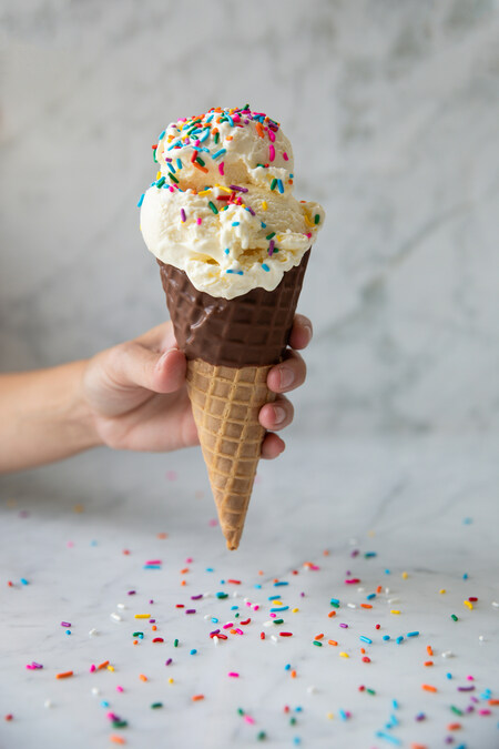 River Street Sweets® Celebrates National Ice Cream Day as The Only Brand Serving 4,000 Scoops A Day Handmade on Location - Vimarsana News