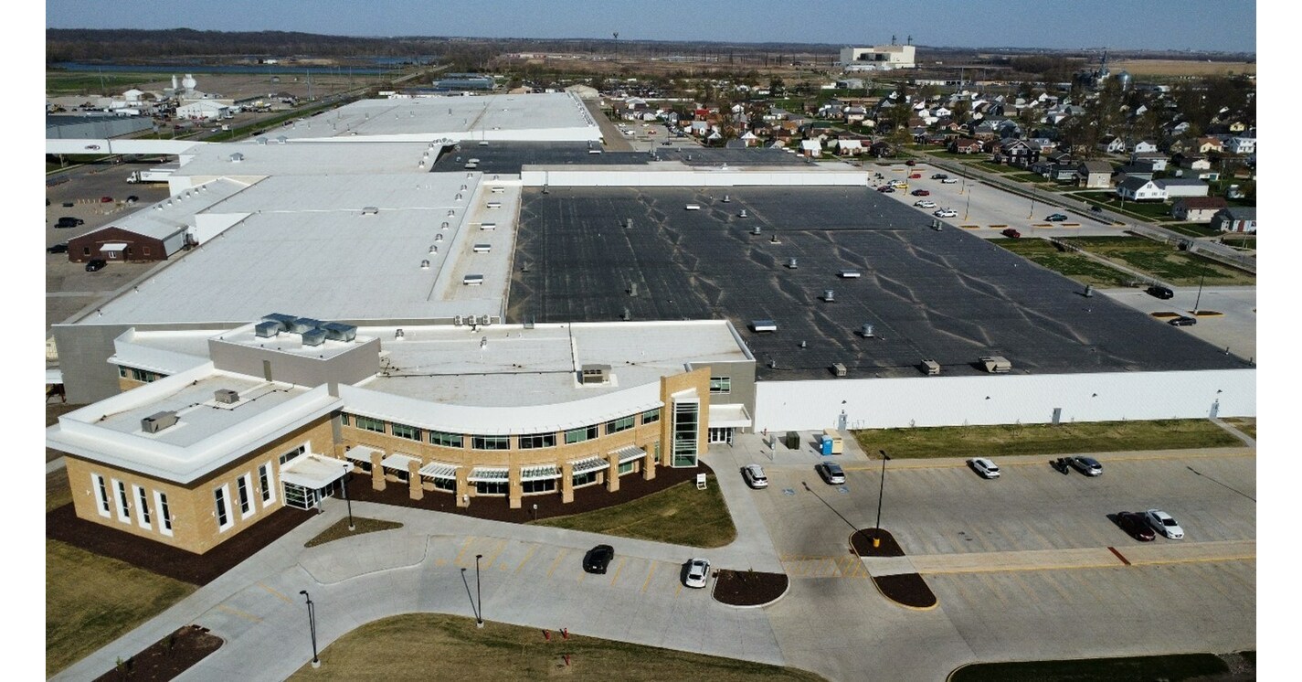Lennox Celebrates Opening of Renovated Marshalltown, Iowa, Facilities