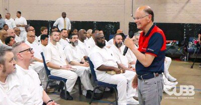 Bishop Edir Macedo's special prayer and message lifted the spirits and encouraged the 170 inmates who attended.