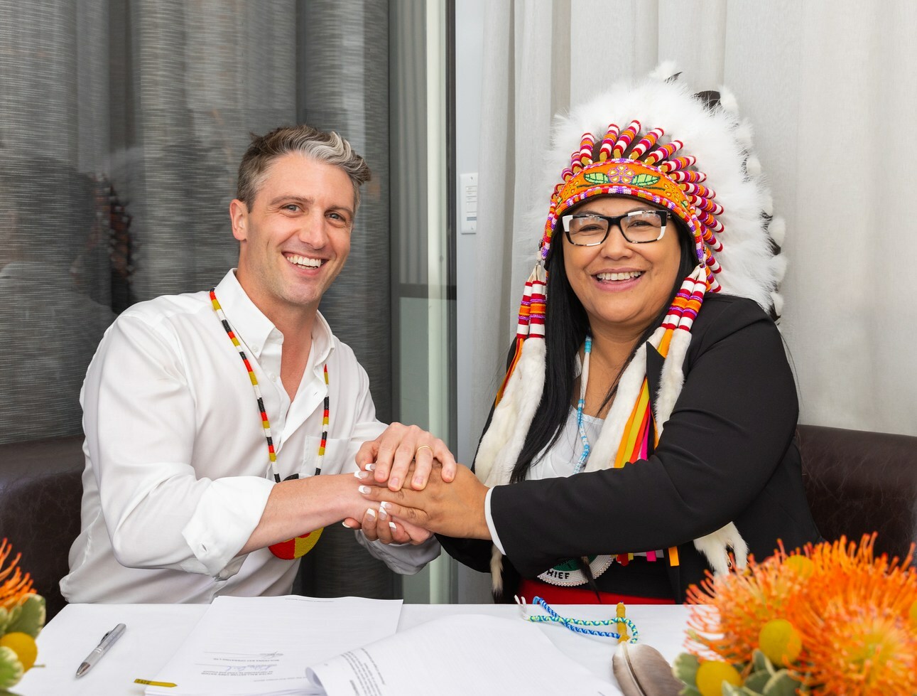 Figure 1 - PBCN Chief Karen Bird and Executive Chairman & CEO Dan Myerson Signing Collaboration Agreement (CNW Group/Foran Mining Corporation) Figure 1 - PBCN Chief Karen Bird and Executive Chairman & CEO Dan Myerson Signing Collaboration Agreement (CNW Group/Foran Mining Corporation)