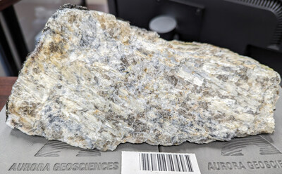 Hand sample from the spodumene bearing pegmatites discovered on the MacKay Lake property. (CNW Group/North Arrow Minerals Inc.)