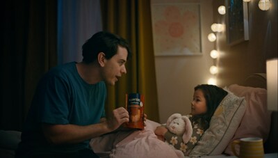 “Cashew Talker” features a character who simply cannot stop professing his adoration of flavored cashews. The Planters® brand teamed up with creative ad agency BBDO Minneapolis to showcase its all-new flavored cashews.