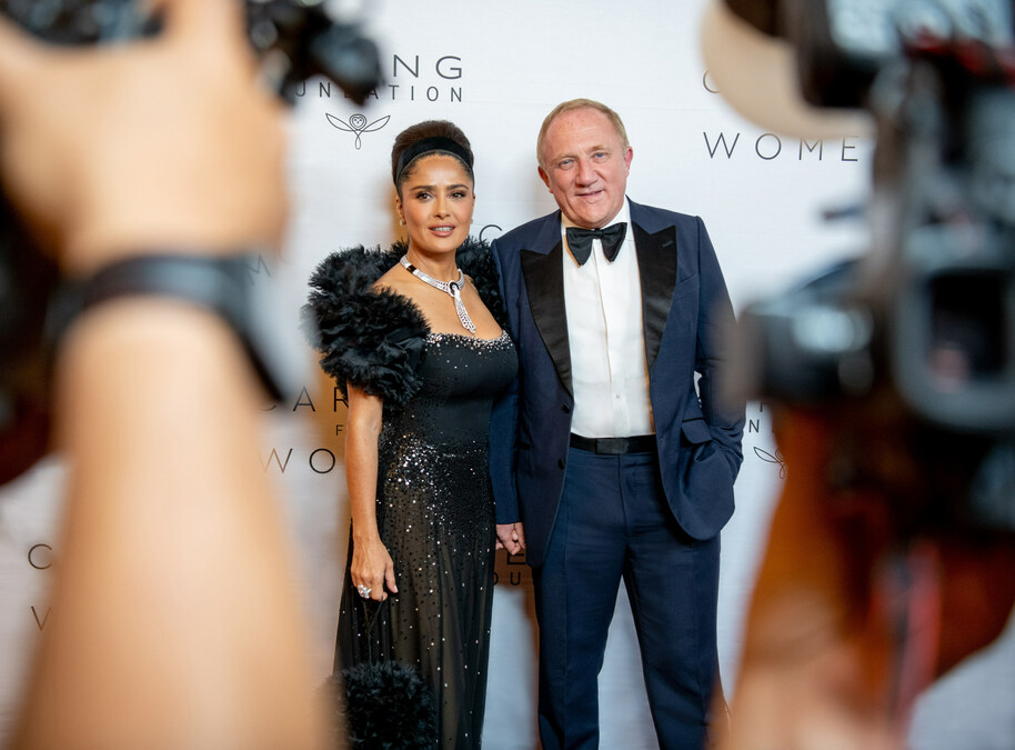 françois-henri pinault sex dolls Bourse de Commerce main image 1