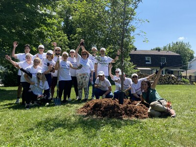 Beiersdorf Canada gathered in Montréal to take part in various activities to create a positive social impact on the communities and the environment. (CNW Group/Nivea)