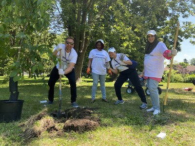 Beiersdorf Canada gathered in Montréal to take part in various activities to create a positive social impact on the communities and the environment. (CNW Group/Nivea)
