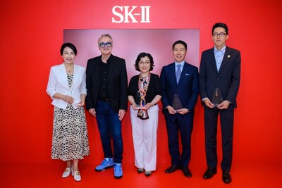 The PITERA™ Science Expert Panel with P&G President, Global Skin and Personal Care, Markus Strobel (PRNewsfoto/SK-II)