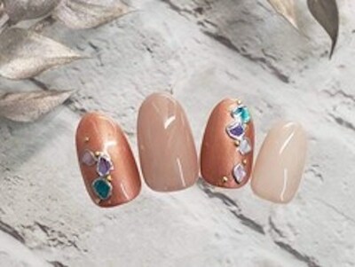 Biodegradable Vegan Nail Tips decorated with Conventional Nail Polish