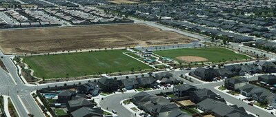 Shafter’s new Gossamer Grove Community Park – featuring soccer fields, a baseball diamond, tot lot, shade structure and picnic areas – is among the many amenities of Gossamer Grove, a growing Lennar community of thoughtfully designed single-family homes.