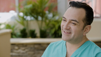 Dr. Pat Pazmiño, MD, FACS has used ultrasound at his Miami practice for more than a decade to ensure patient safety. He currently uses the Clarius L7 HD3 wireless ultrasound, which is considered the leading choice for plastic surgeons due to its affordability, ease of use, and high-resolution imaging powered by artificial intelligence.