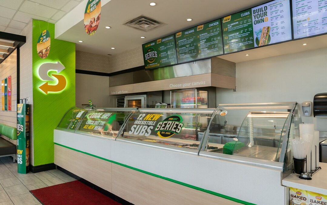 2023 Subway fast food near me and 136 
