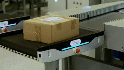 Les robots de tri Geek+ transfèrent des colis dans des sacs postaux à différents points de livraison
