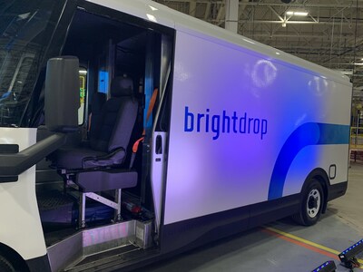BrightDrop EV commercial vehicle with driver side door open. (CNW Group/Unifor)