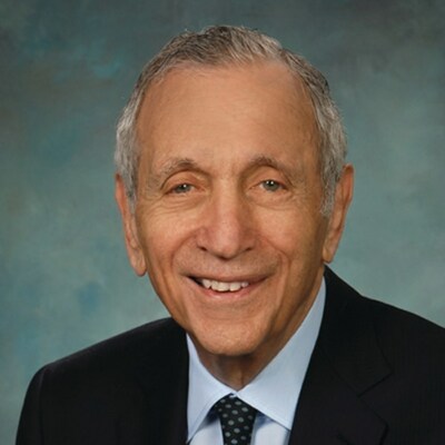 Alan E. Schwartz was a founder of Honigman LLP in Detroit. He passed away on July 27, 2023.