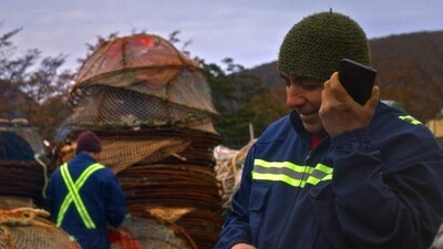 Los pescadores están conectados, en el mar o en tierra