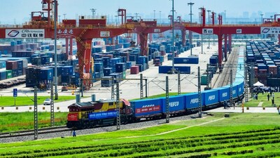 LONGi PV modules take “Chang’an” freight train to help achieve a greener Central-Asia. (PRNewsfoto/LONGi Green Energy Technology Co., Ltd.)