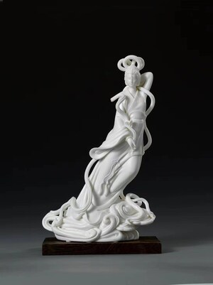 Xinhua Silk Road : La tournée internationale d'exposition de la porcelaine de Dehua démarre à Pékin, pour présenter la culture de la céramique chinoise au monde entier