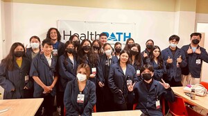 Calling all Oakland high schoolers: Apply for Alameda Health System's health care internship program.