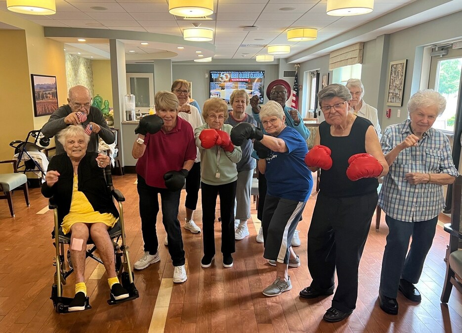 Benchmark Senior Living at Split Rock Receives Grant from American Parkinson Disease Association Connecticut Chapter - Vimarsana News