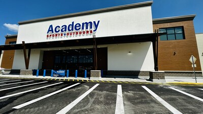 Academy Sports + Outdoors, a leading full-line sporting goods and outdoor recreation retailer, is excited to announce the opening of its first store in the Indianapolis area. Located at 1960 East Greyhound Pass in Westfield, the approximately 75,000-square-foot store brings a wide assortment of sports and outdoors merchandise to the area.