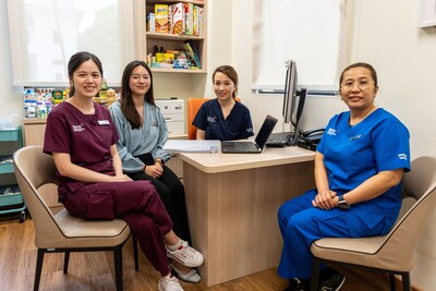 Clinical Assistant Professor Laureen Wang (second from right), Director of AH's Healthy Longevity Clinic, world's first in a public hospital. She is joined by members of her multidisciplinary team from the new clinic. Credit: Alexandra Hospital (PRNewsfoto/Alexandra Hospital (AH))
