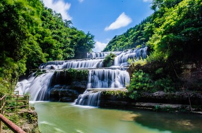 The photo shows the beautiful Taoyuan River in Xiuwen county of Guiyang.