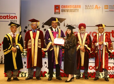 Mr. Tapan Singhel, CEO & MD of Bajaj Allianz General Insurance and Dr. R.S. Bawa, Pro-Chancellor Chandigarh University with other guests, presenting degrees to the graduates.